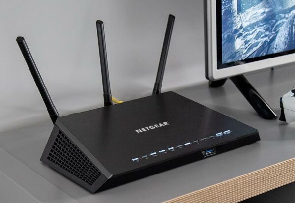 Nighthawk® Dual-Band WiFi Router (up to 1.75Gbps) with NETGEAR Armor™, Circle® Smart Parental Controls