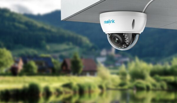 Reolink RLC-842A Smart  4K 8MP Ultra HD PoE IP Camera with Smart Motion Detection, 5X Optical Zoom, and 100ft Night Vision.